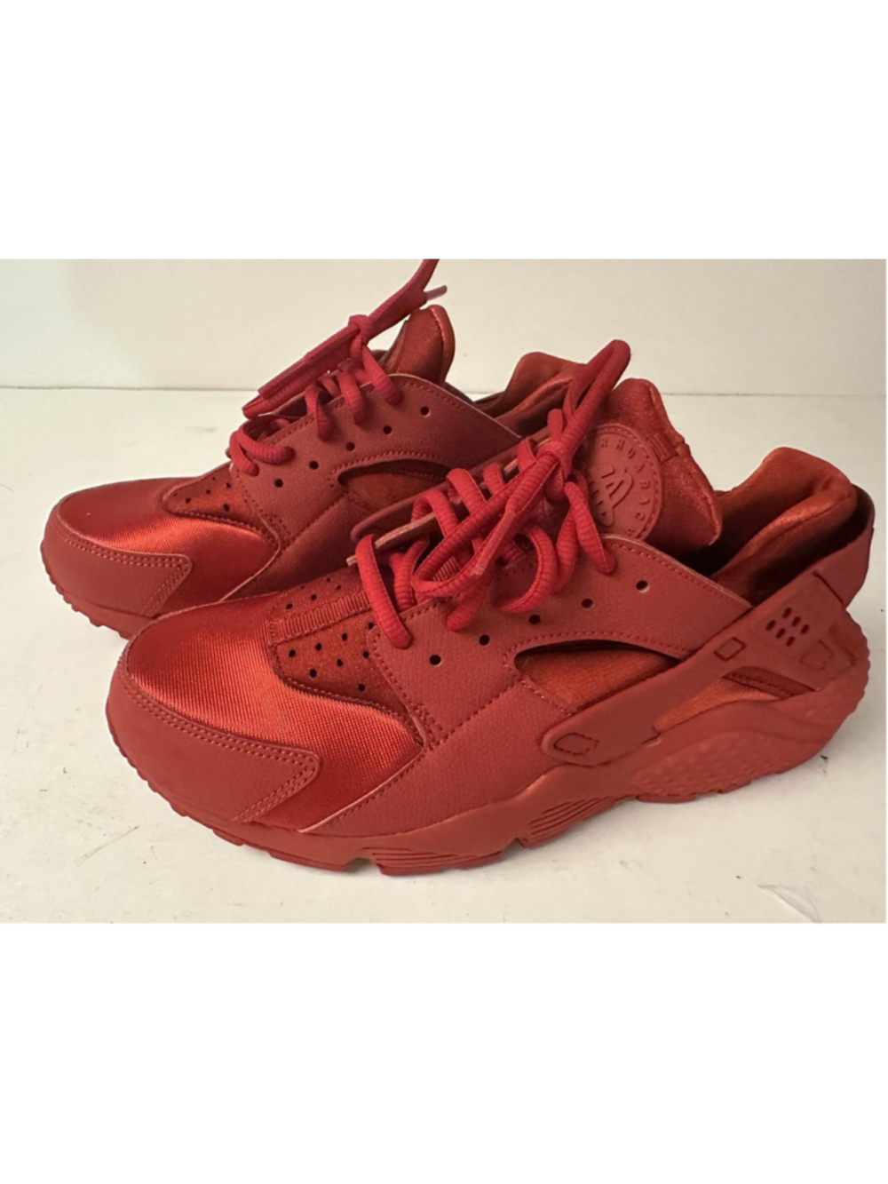 Nike Air Huarache Run Triple Red Gym Red Sneakers Shoes Size 8 (634835-601)